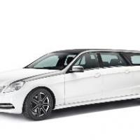 Универсал Mercedes-Benz E-класса растянули почти на метр